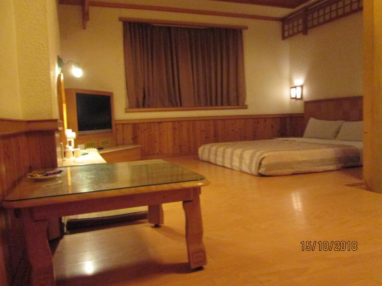 Huangjia Motel Tajnan Kültér fotó